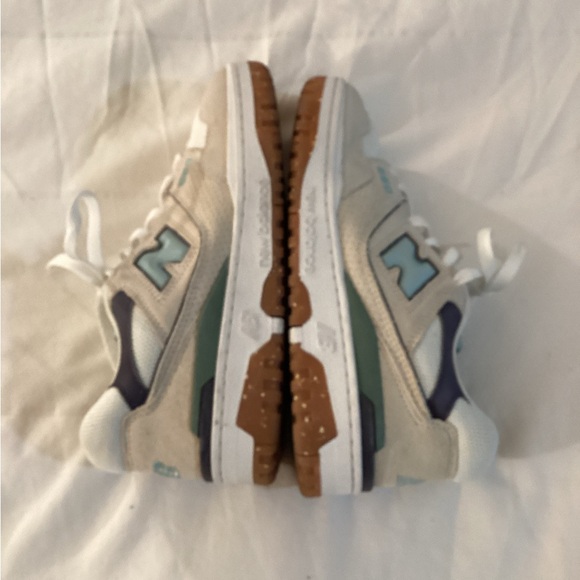 New Balance
550 "Sea Salt/White Fog" sneakers - Picture 10 of 14